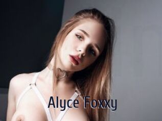 Alyce_Foxxy