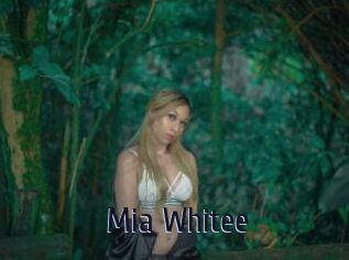 Mia_Whitee