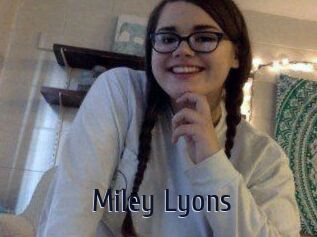 Miley_Lyons