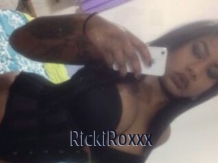 RickiRoxxx