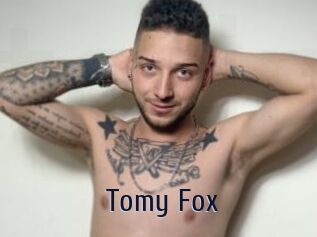 Tomy_Fox