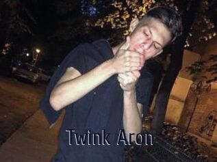 Twink_Aron