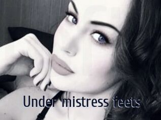 Under_mistress_feets